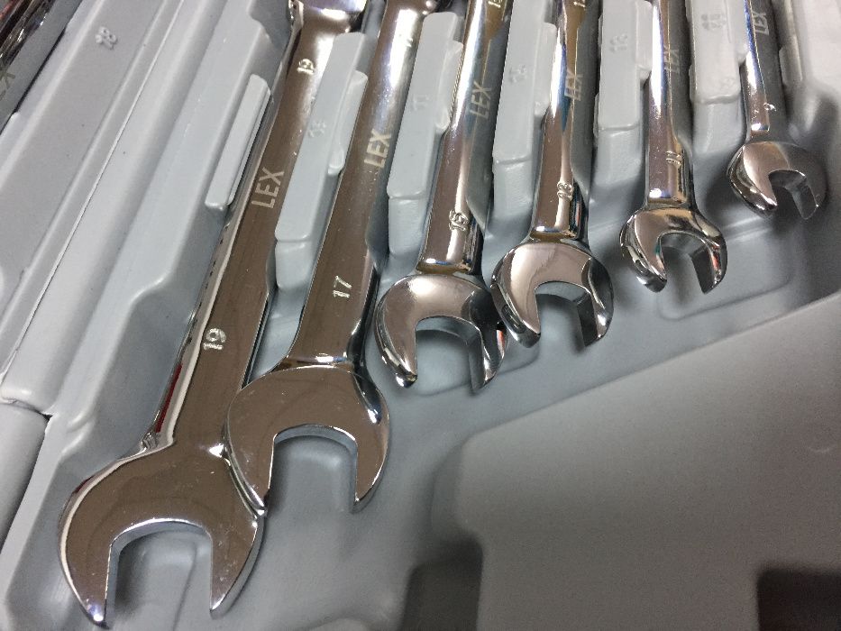 Ключи рожково-накидные с трещоткой на кардане LEX 12 в кейсе