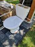 WC kompakt z deską samoopadającą
