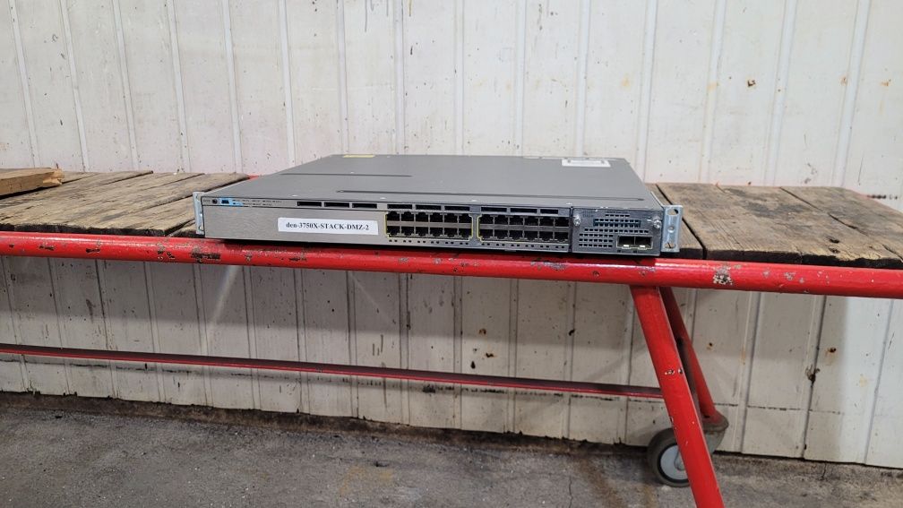 Комутатор Cisco + Модуль Cisco.