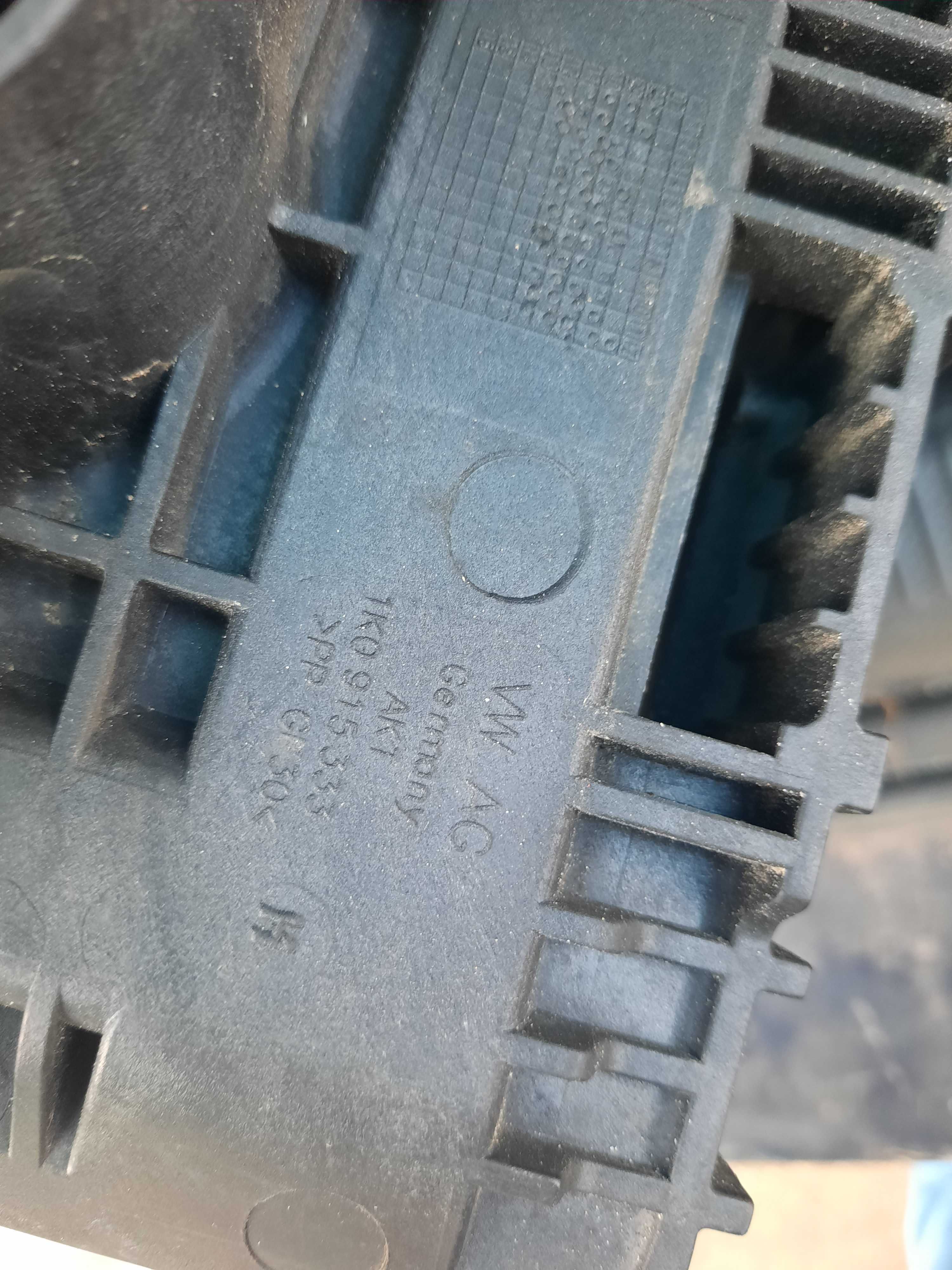 podstawa obudowa akumulatora 1K0.9153.33 Passat B7 Caddy A3