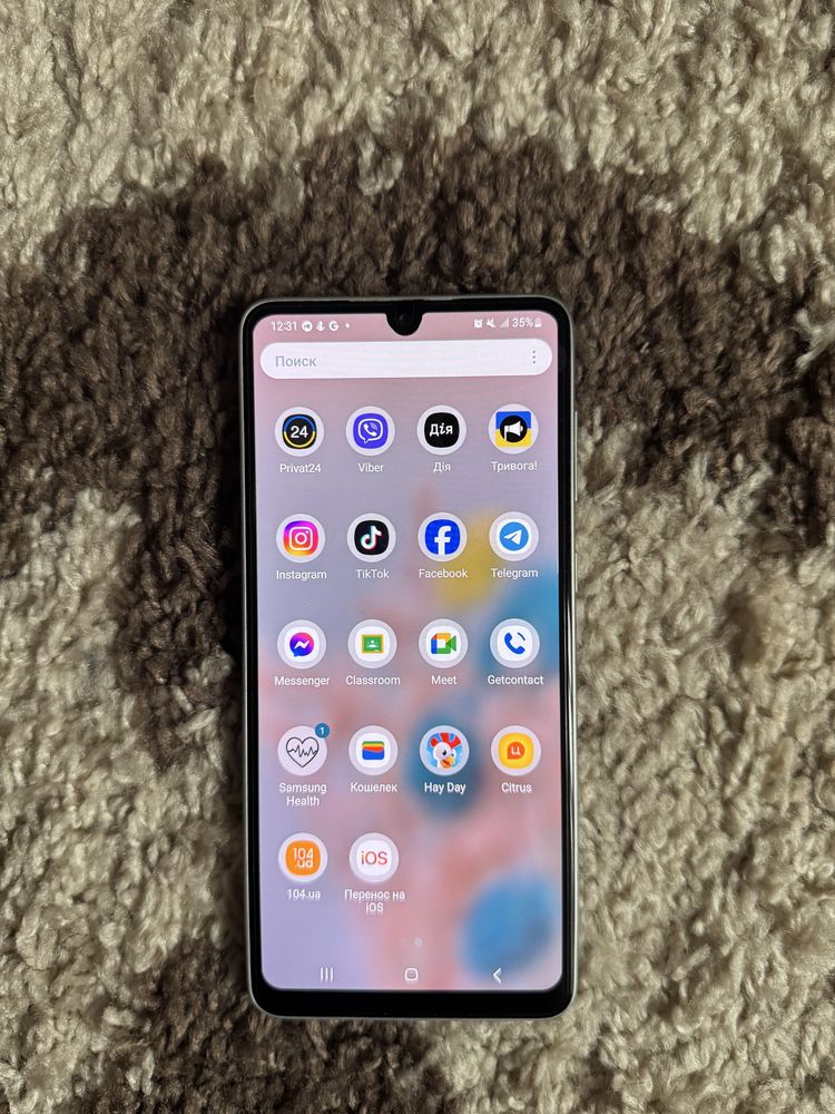 Samsung Galaxy A33 5G (128) білого кольору.