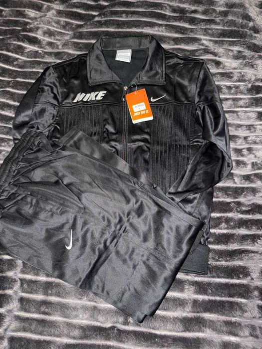 Костюмы спортивные на подростка