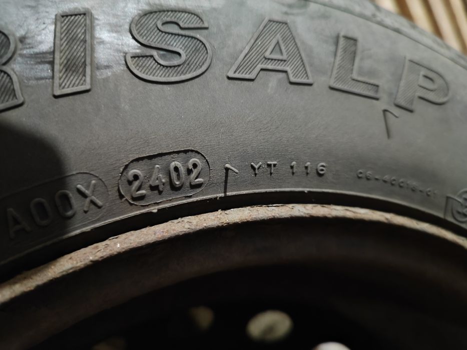 Komplet Opon zimowych na felgach stalowych