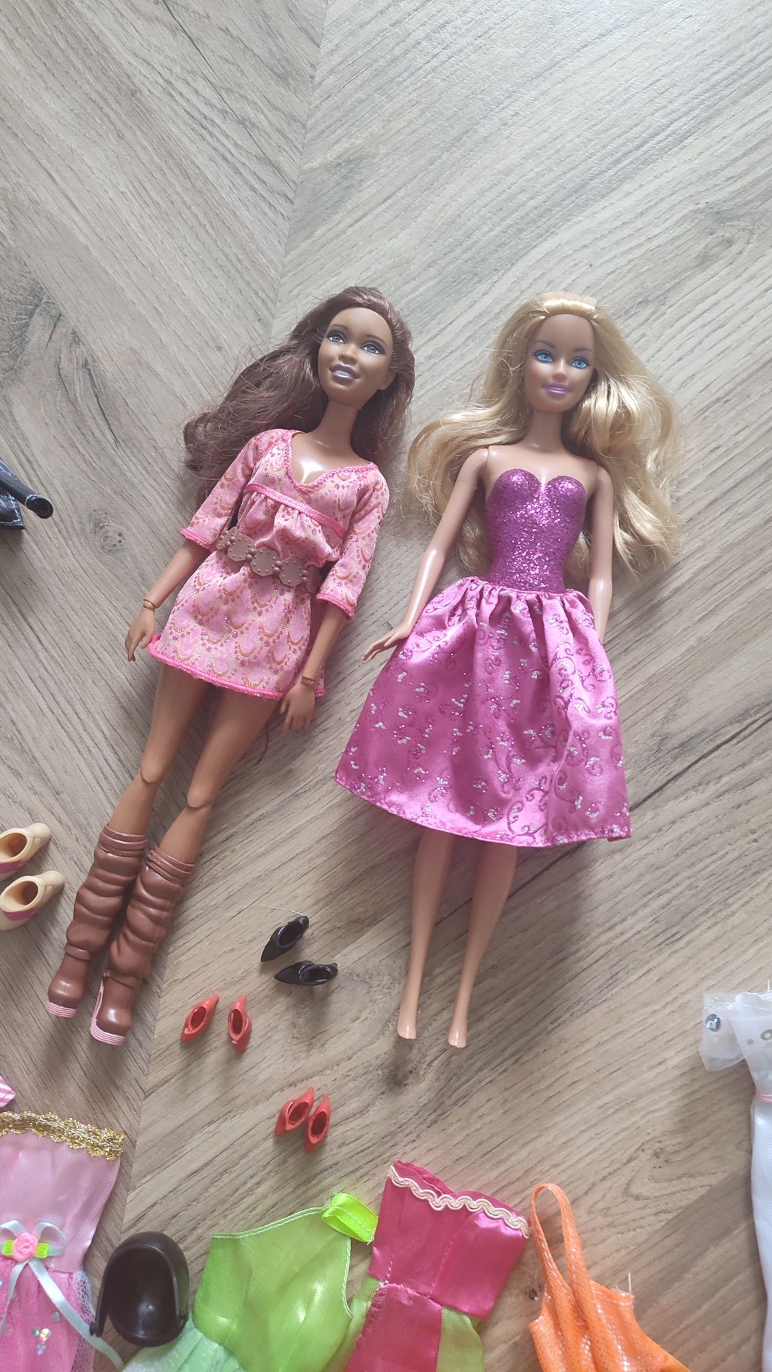 Barbie Fashionistas Nikki ciemnoskóra przegubowa zginana