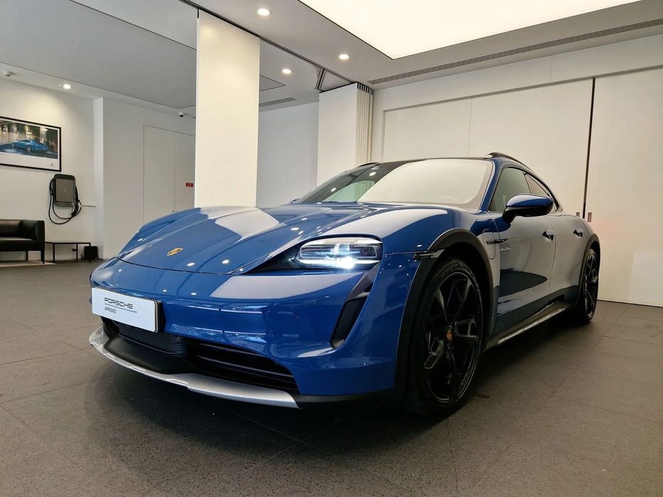 Porsche Taycan Cross Turismo 4