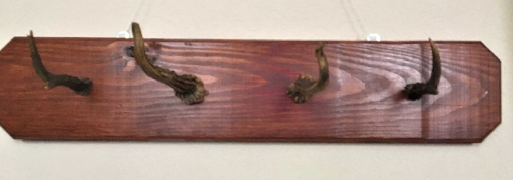 Wieszak z poroży kozła (sarny)