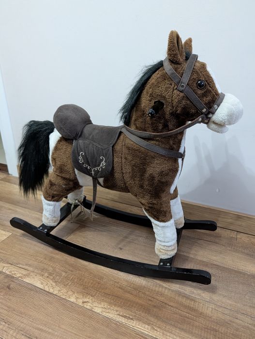 Koń na biegunach interaktywny