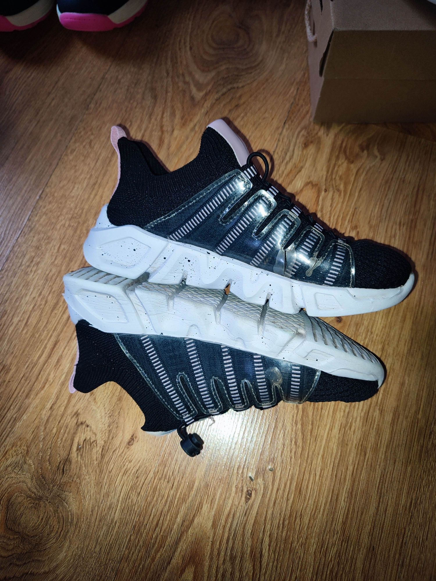Sneakersy dla dziewczynki rozmiar 34 buty sportowe