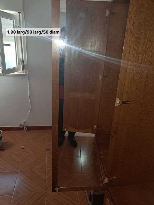 Roupeiro duas portas e duas gavetas