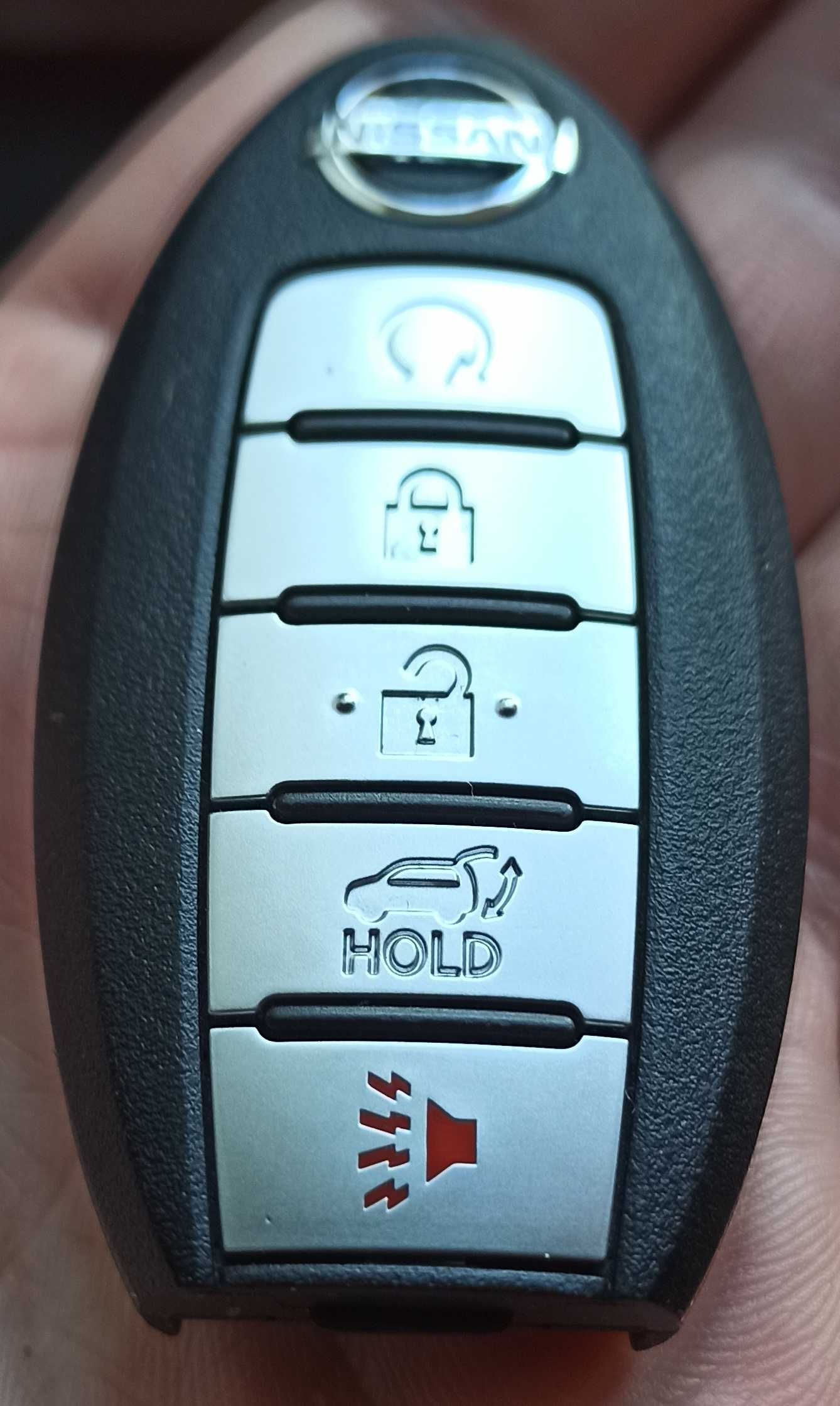 Продам ключ Nissan Rogue на 5 кнопок