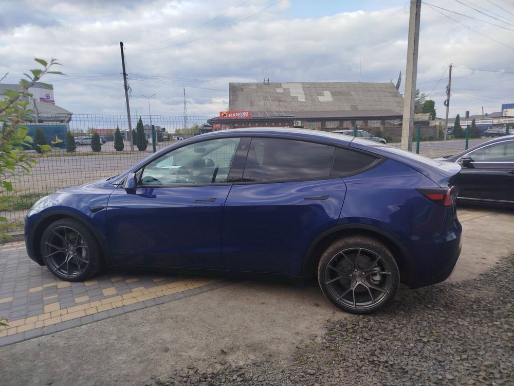 Tesla model y.           .