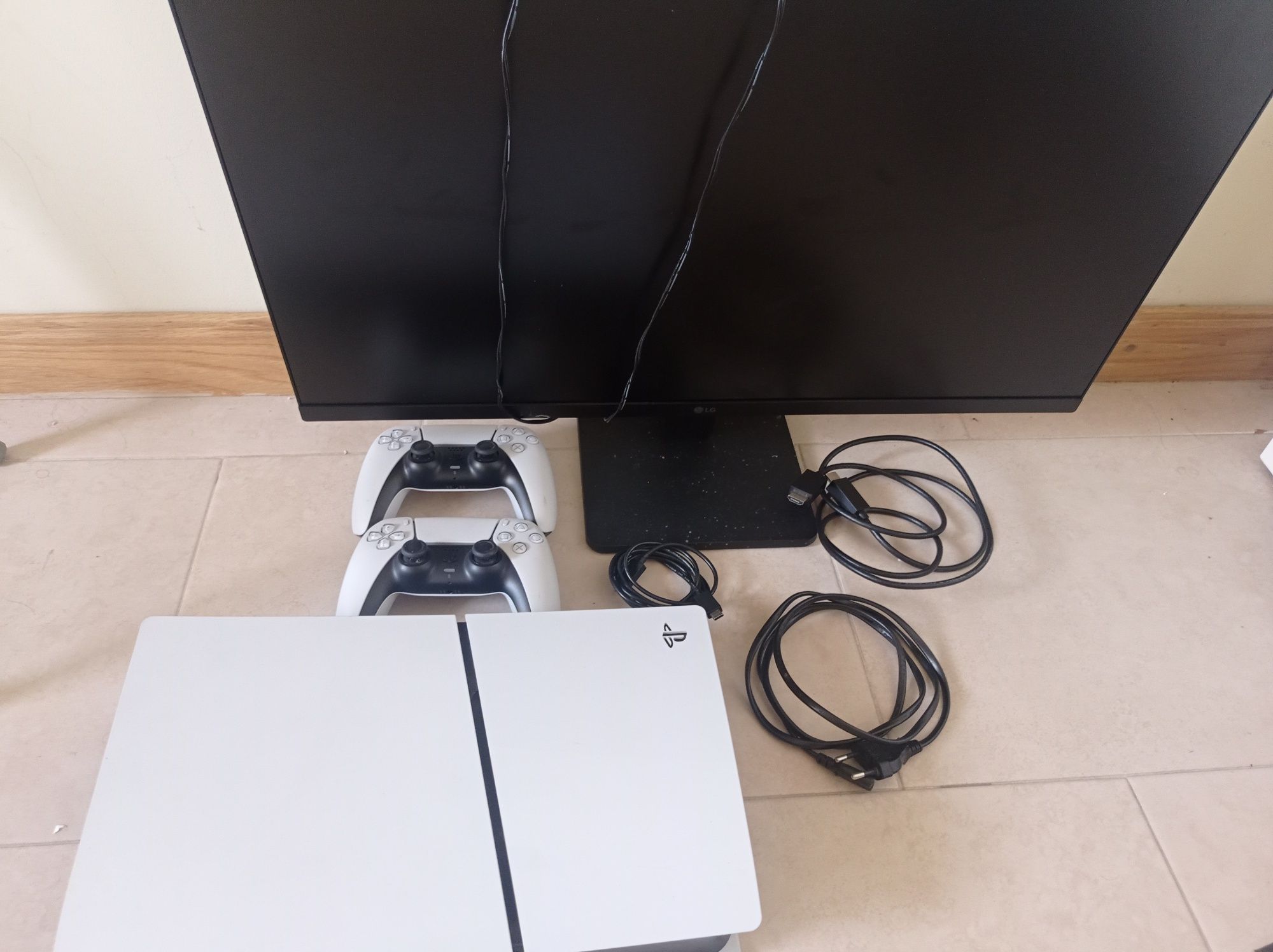 Ps5 + 2 controles + ecra Gaming