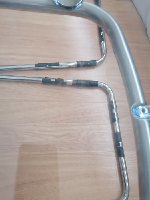 Duas cadeiras de jantar