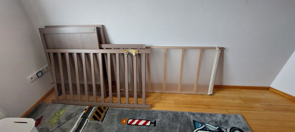 Łóżeczko Sundvik Ikea kolor szafo-brązowy