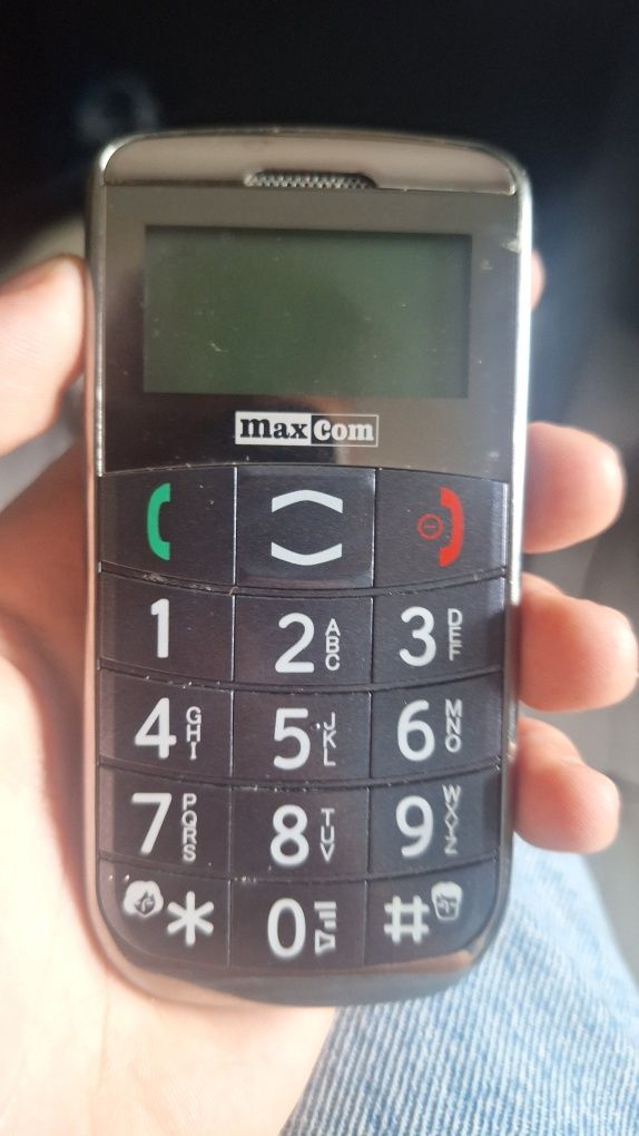 Telefon MaxCom dla starszych osób