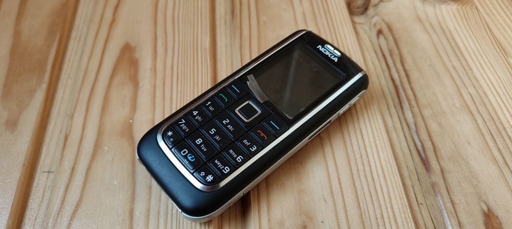 Nokia 6151               .