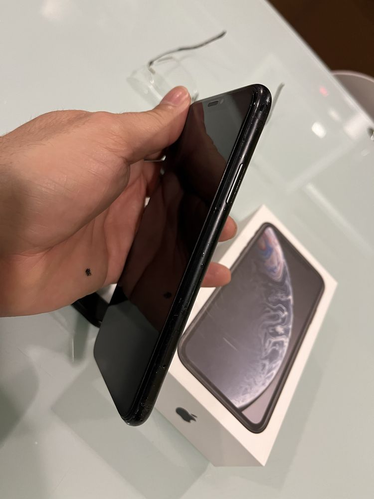 iPhone XR 128gb com acessórios - frente, traseira e bateria novos