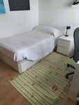 Quarto de solteira com boas condições