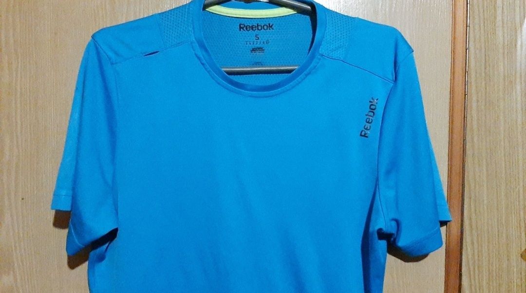 Футболка Reebok лёгкая,размер S,M
