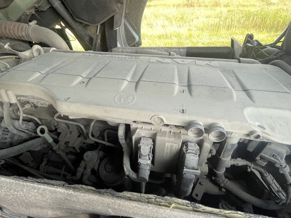 Тягач Man TGX 18.440 MEGA + напівпричіп штора Kassbohrer осі SAF