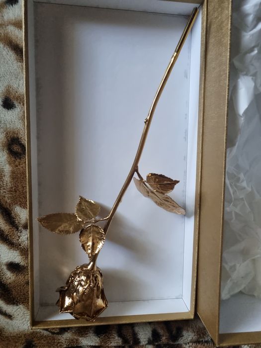 Złota róża na prezent, walentynki