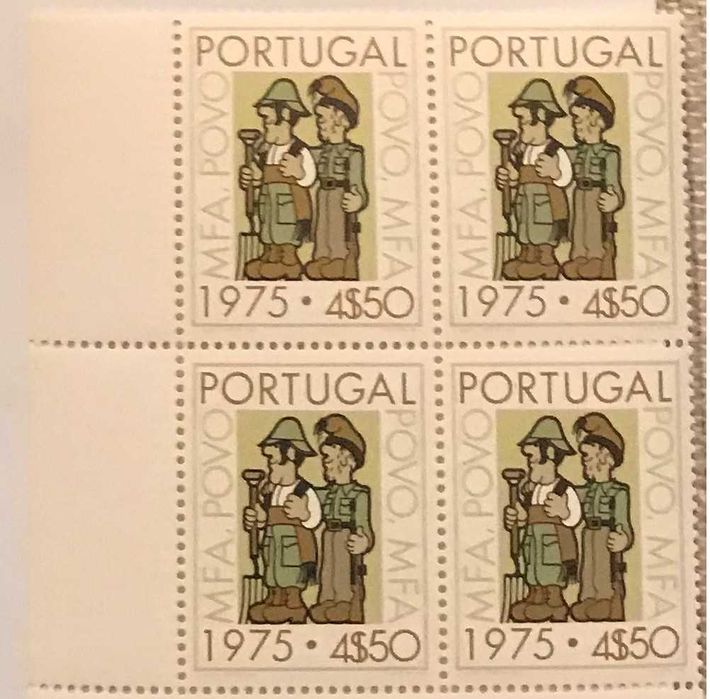 Quadra de selos novos de 4$50 - Campanha Povo - MFA - 1975