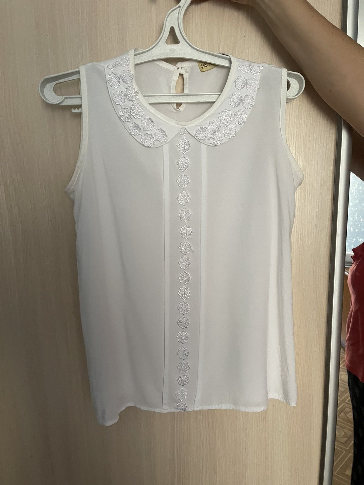 Блузка белая вискоза BERSHKA размер  XL