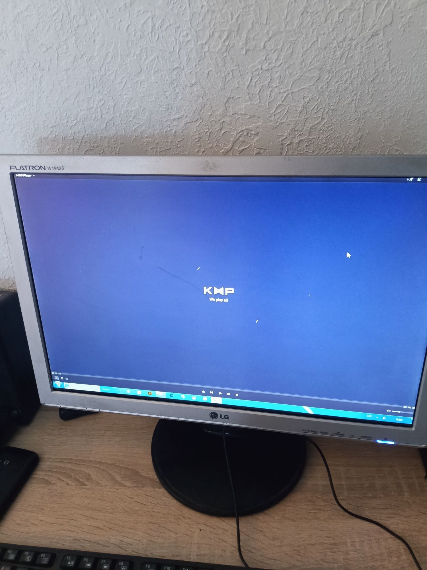 Монитор 19" Hanns