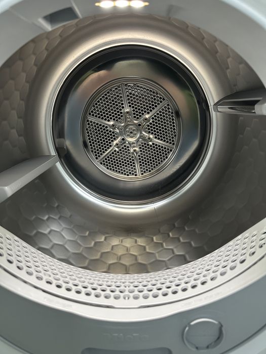 Сушильна машина Miele TCC 230 WP 2024р
