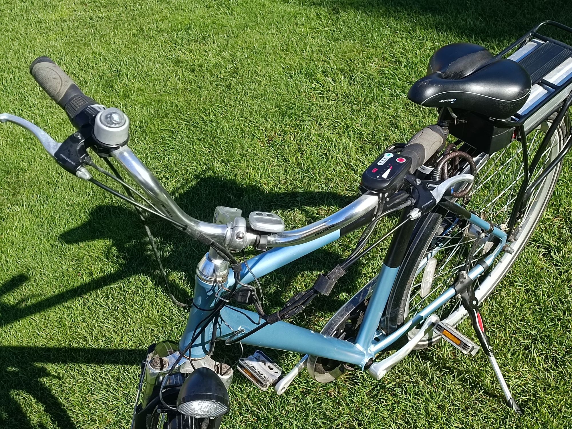 Rower elektryczny E-Bike 28 cali Sakwy w zestawie