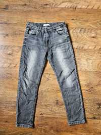Chłopięce spodnie jeans rozmiar 146