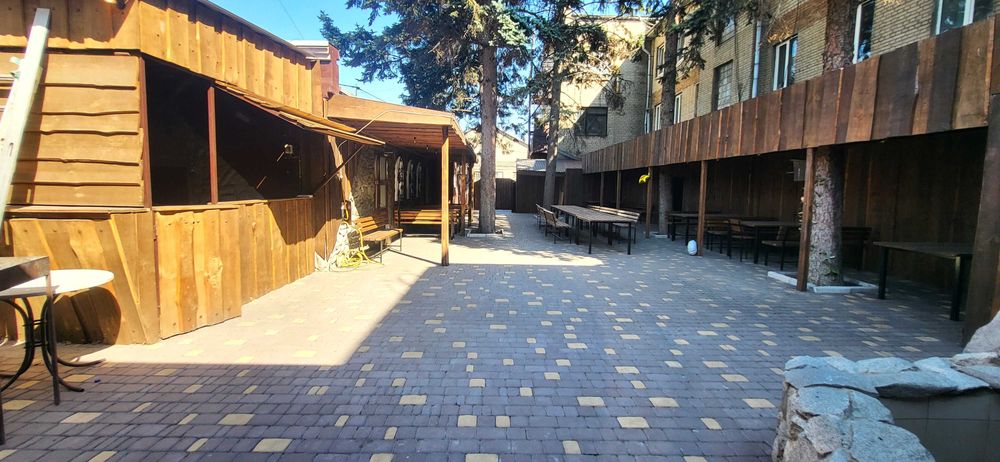 Продаж приміщення з мебелью та з обородованієм вул. Космічна .