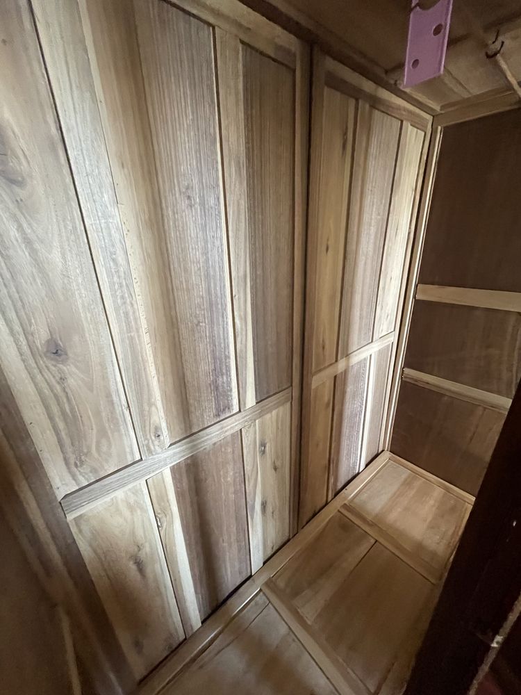Conjunto de guarda-roupa e cómoda de quarto