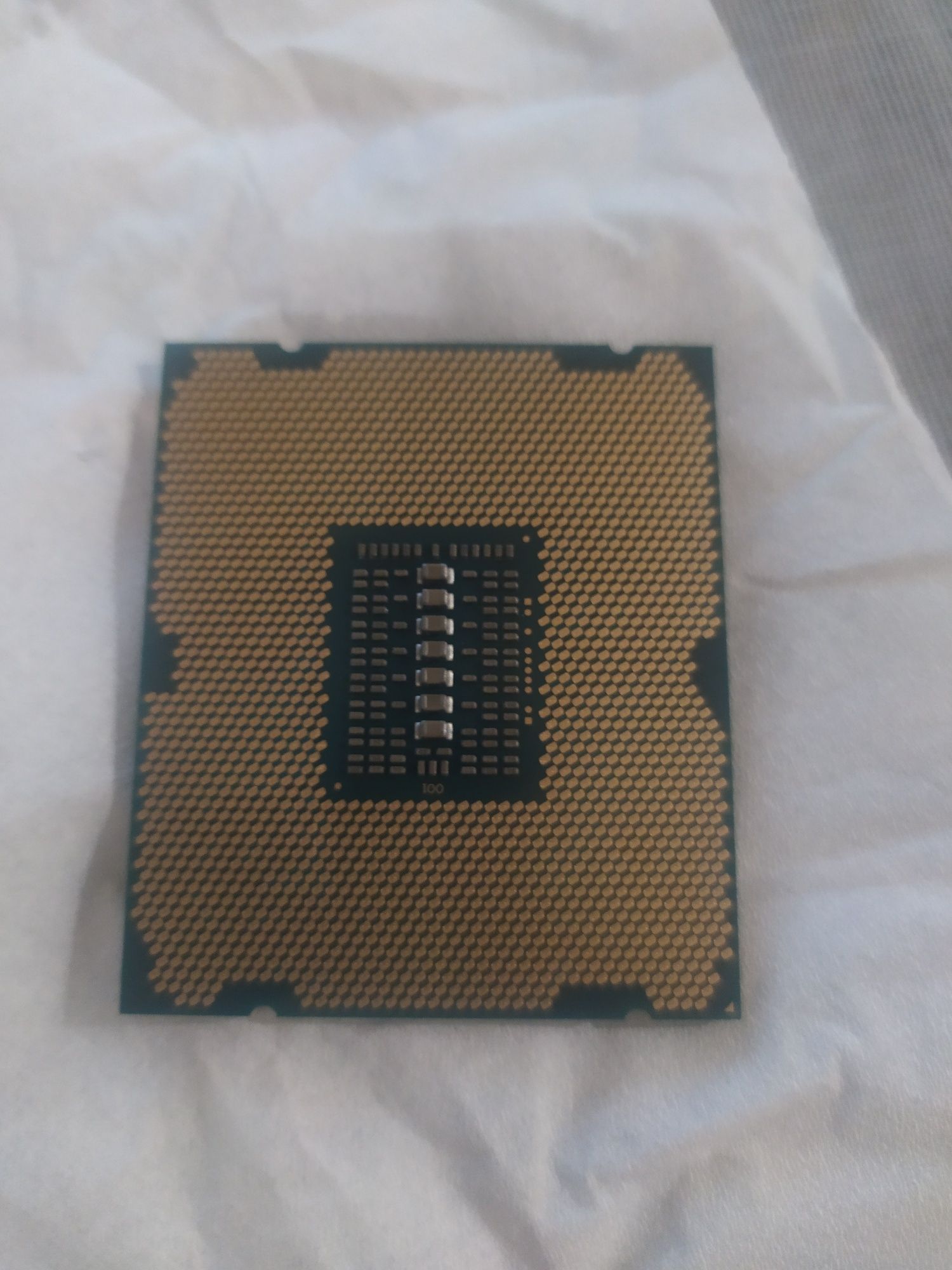 Процесор Intel xeon E5-2670v2