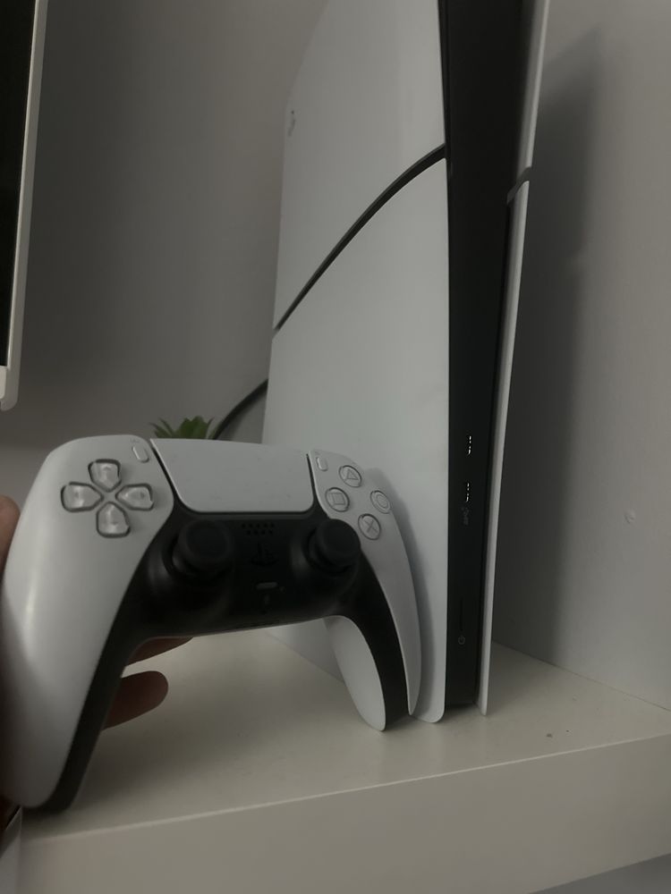 Playstation 5 (digital) 1TB (c/caixa) + comando