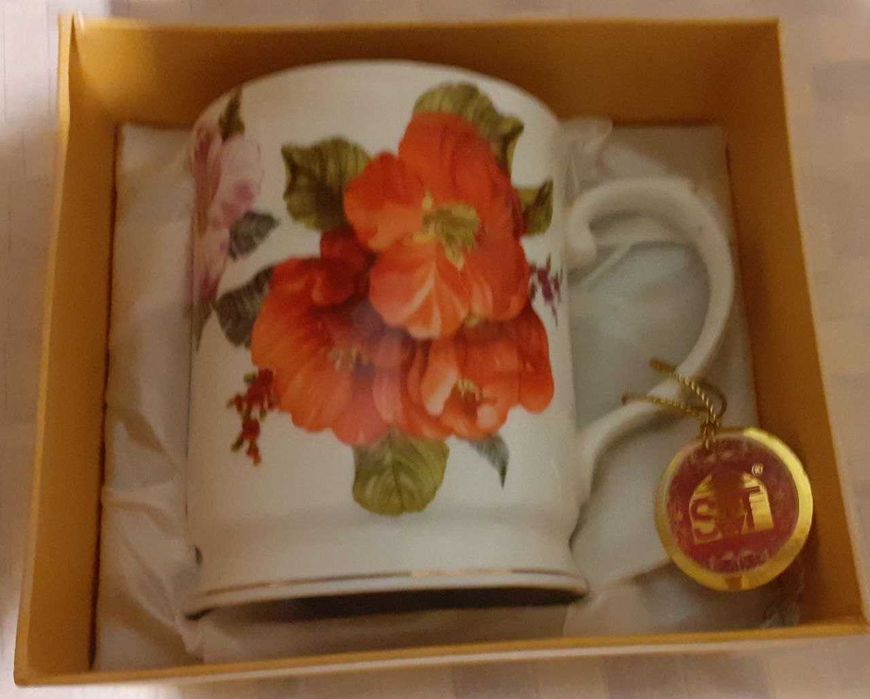 Чашка. Костяной фарфор.