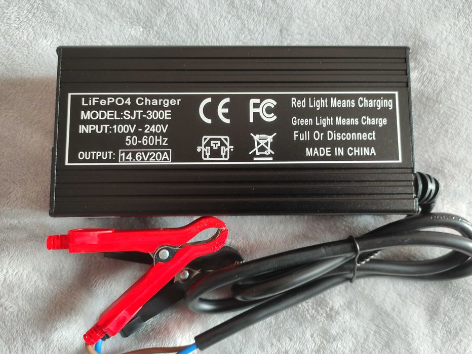 Зарядні 20А-200А пристрої LiFePo4 12/24 АКБ Li-ion зарядное