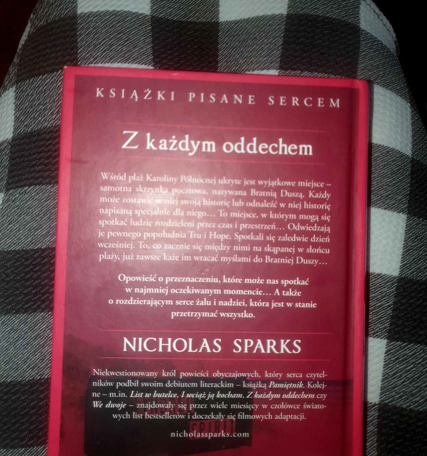 Z każdym oddechem Nicholas Sparks Twarda okładka  NOWA promocja