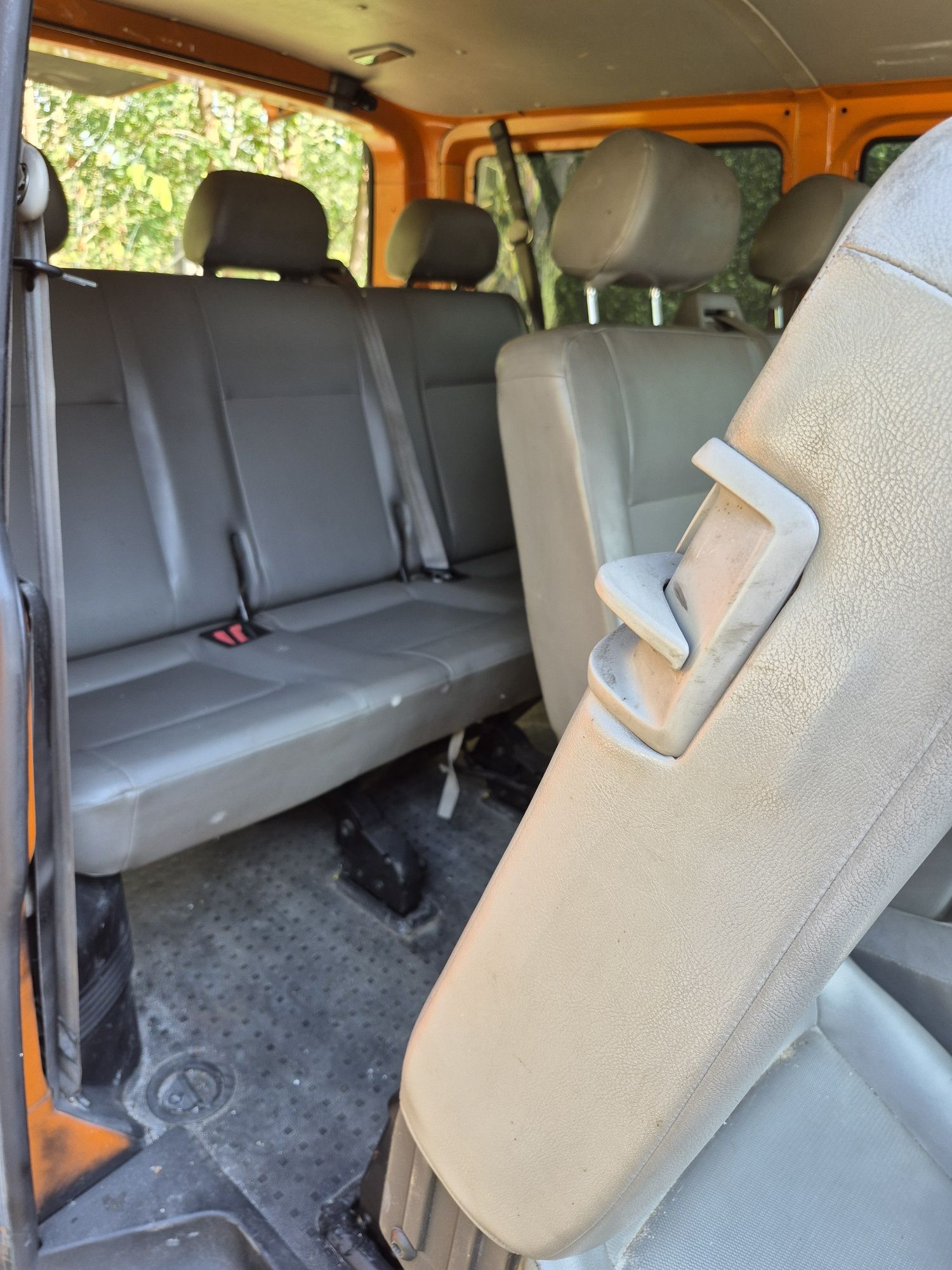 Volksvagen Transporter t5 9 osobowy