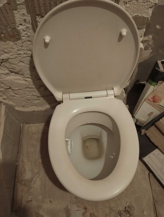 zestaw podtynkowy WC z miską klapą