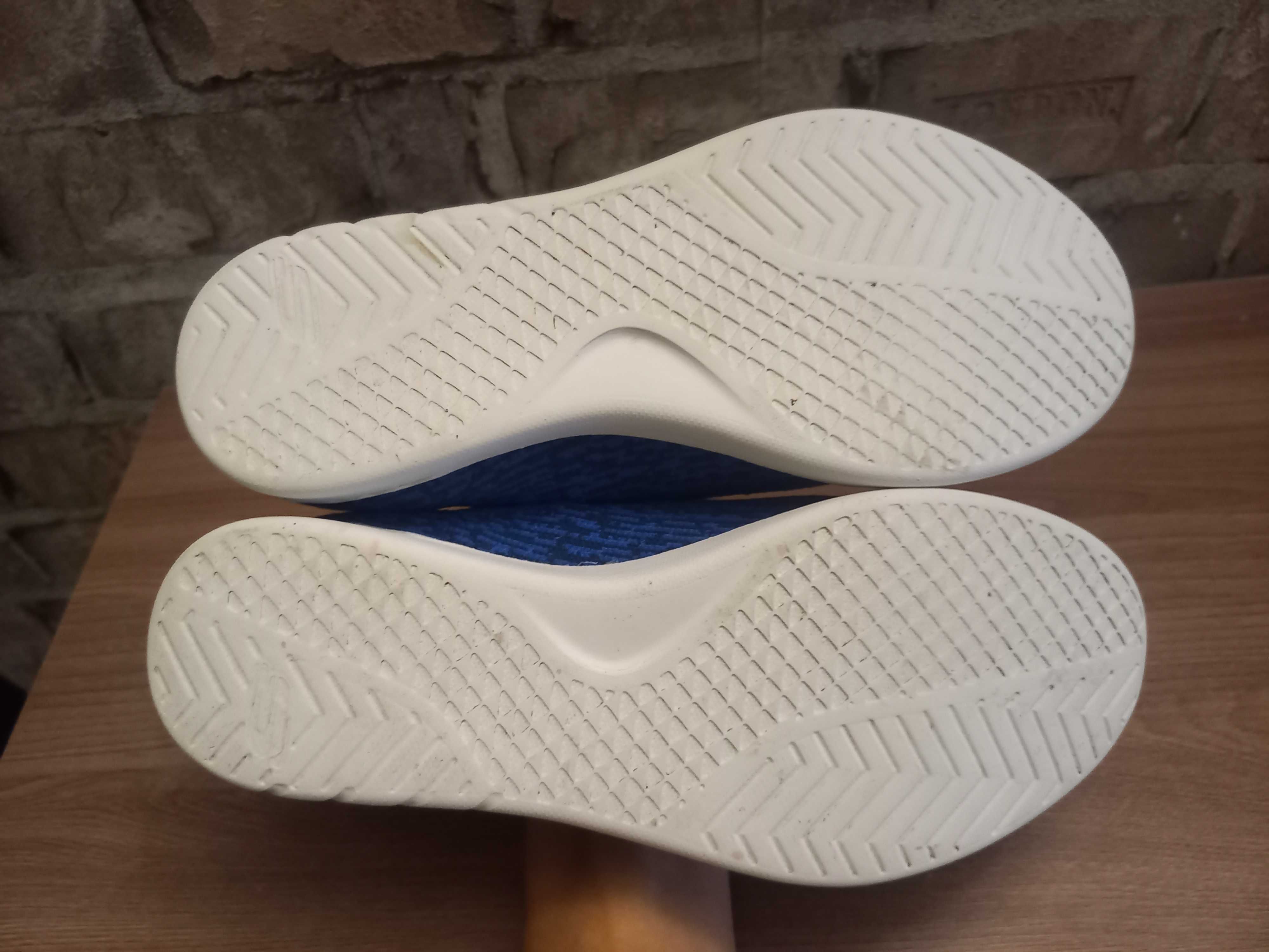 Женские мокасины и слипоны Skechers Memory Foam.
