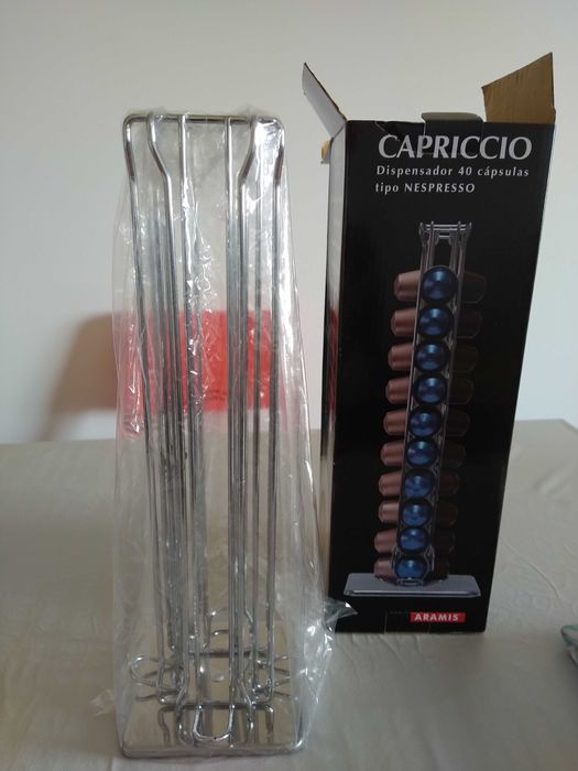 Dispensador de cápsulas de café
