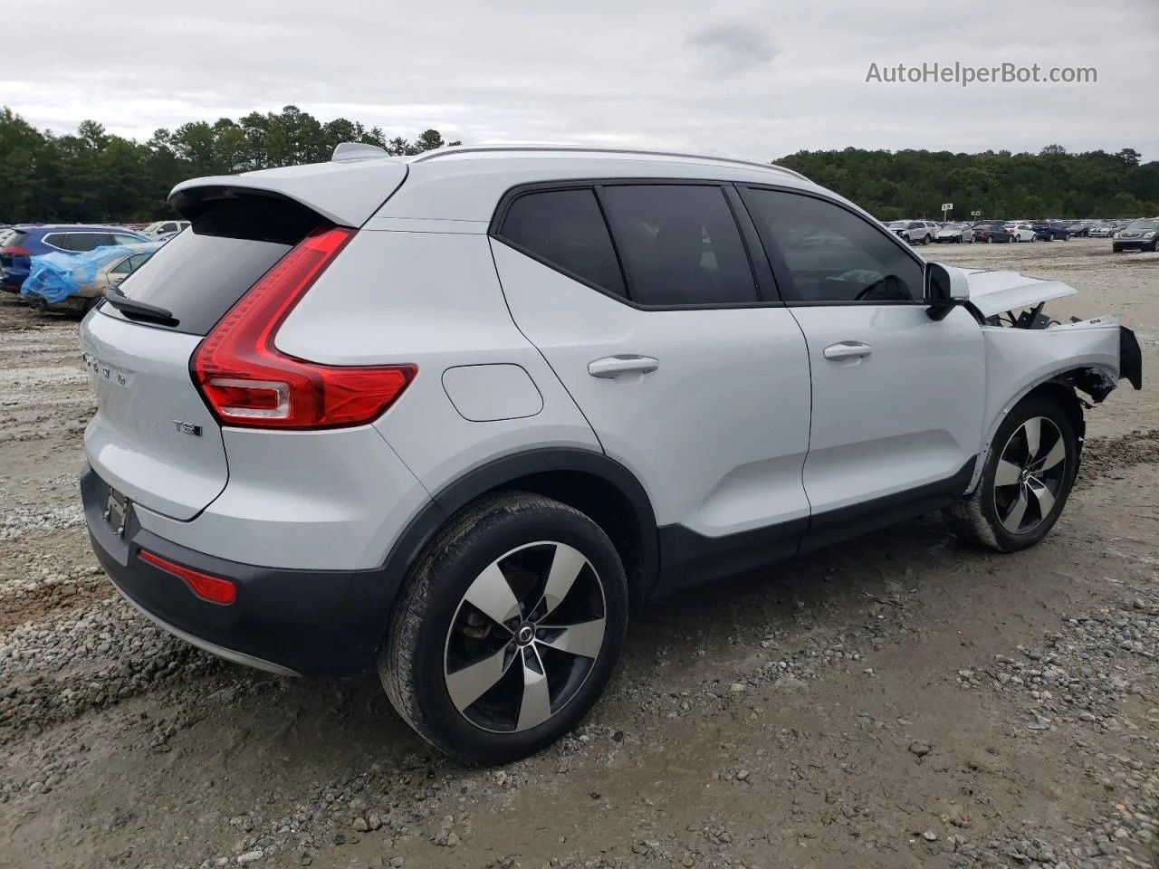 Продам автомобиль Volvo xc40