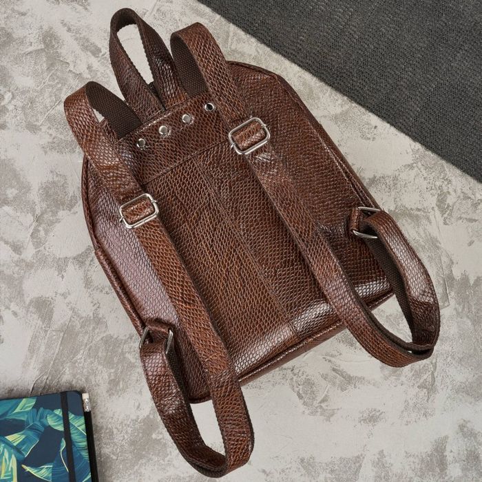 plecaczek damski skórzany brązowy wężowy wzór mały miejski plecak