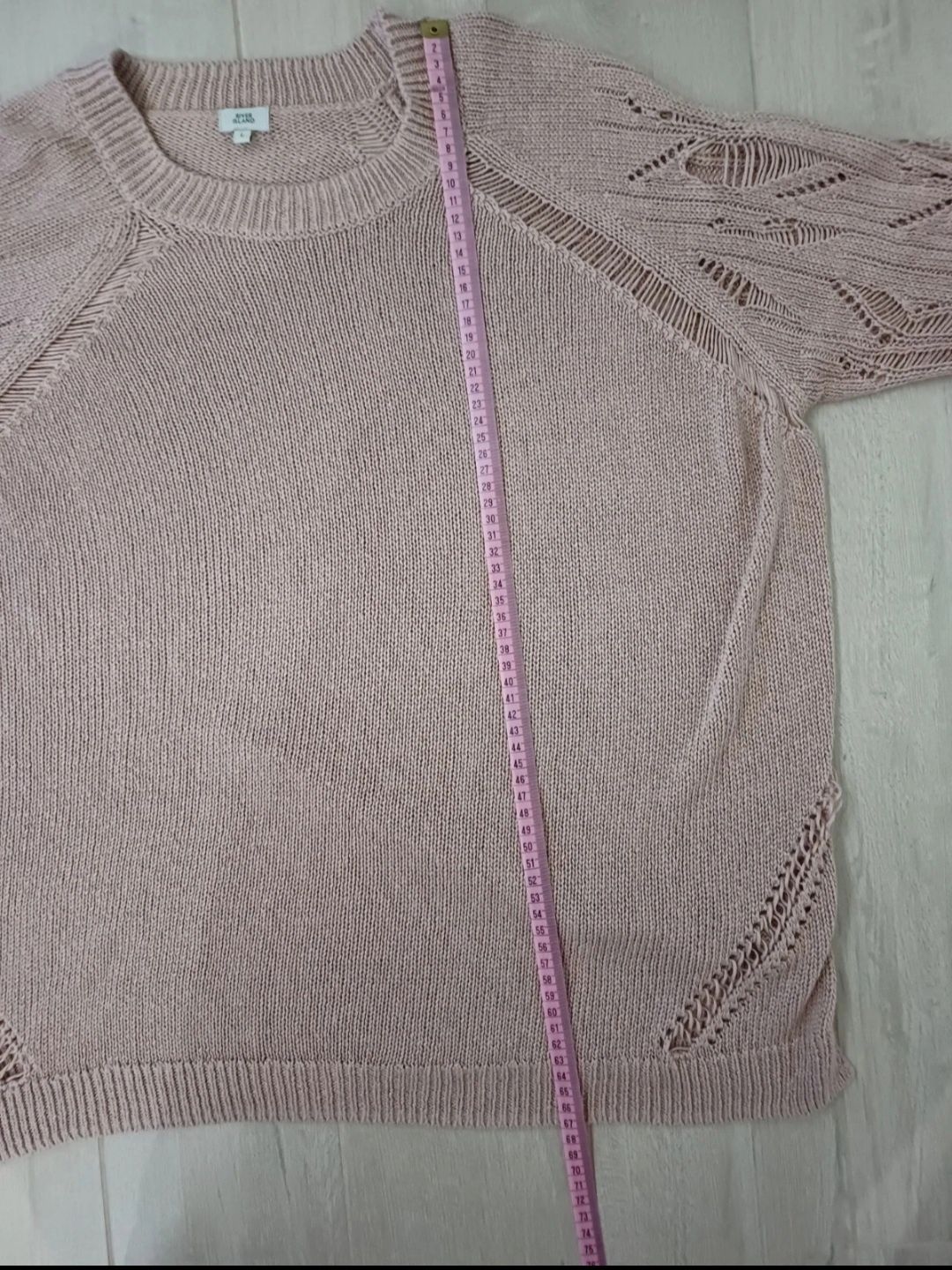 Sweter z dziurami River Island