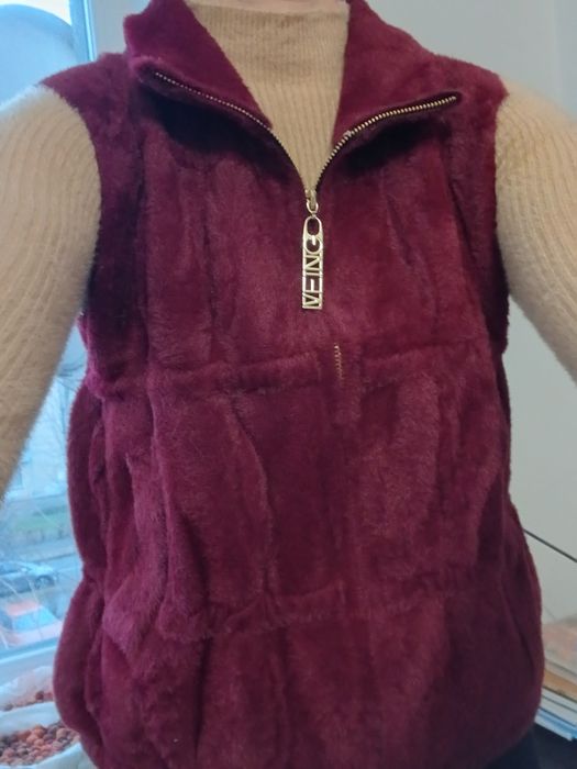 Жіноча жилетка з альпаки 48/50 розміру нова