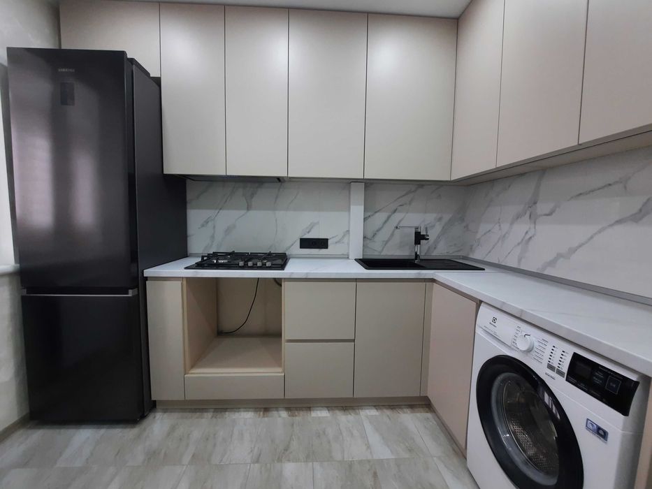 Продам 1к квартиру великої площі з новим ремонтом!