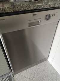 Máquina lavar louça