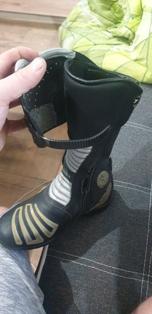 Buty motocyklowe