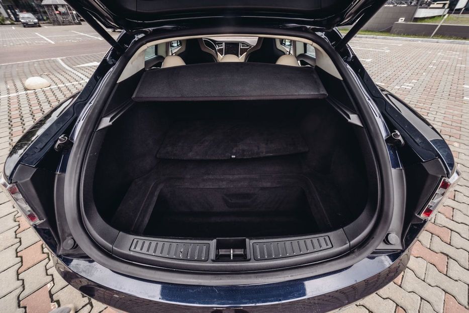 Tesla Model S 2013 год